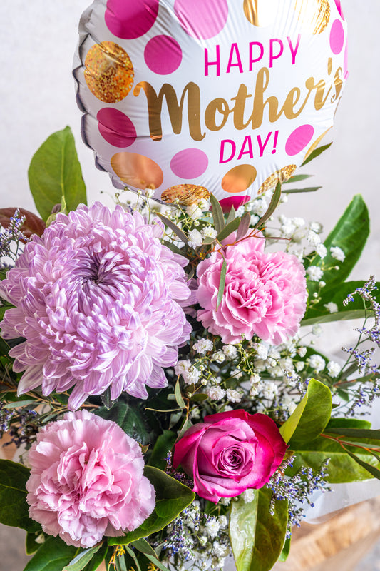 Florist’s Choice Mother’s Day Box&nbsp; With Mini Balloon