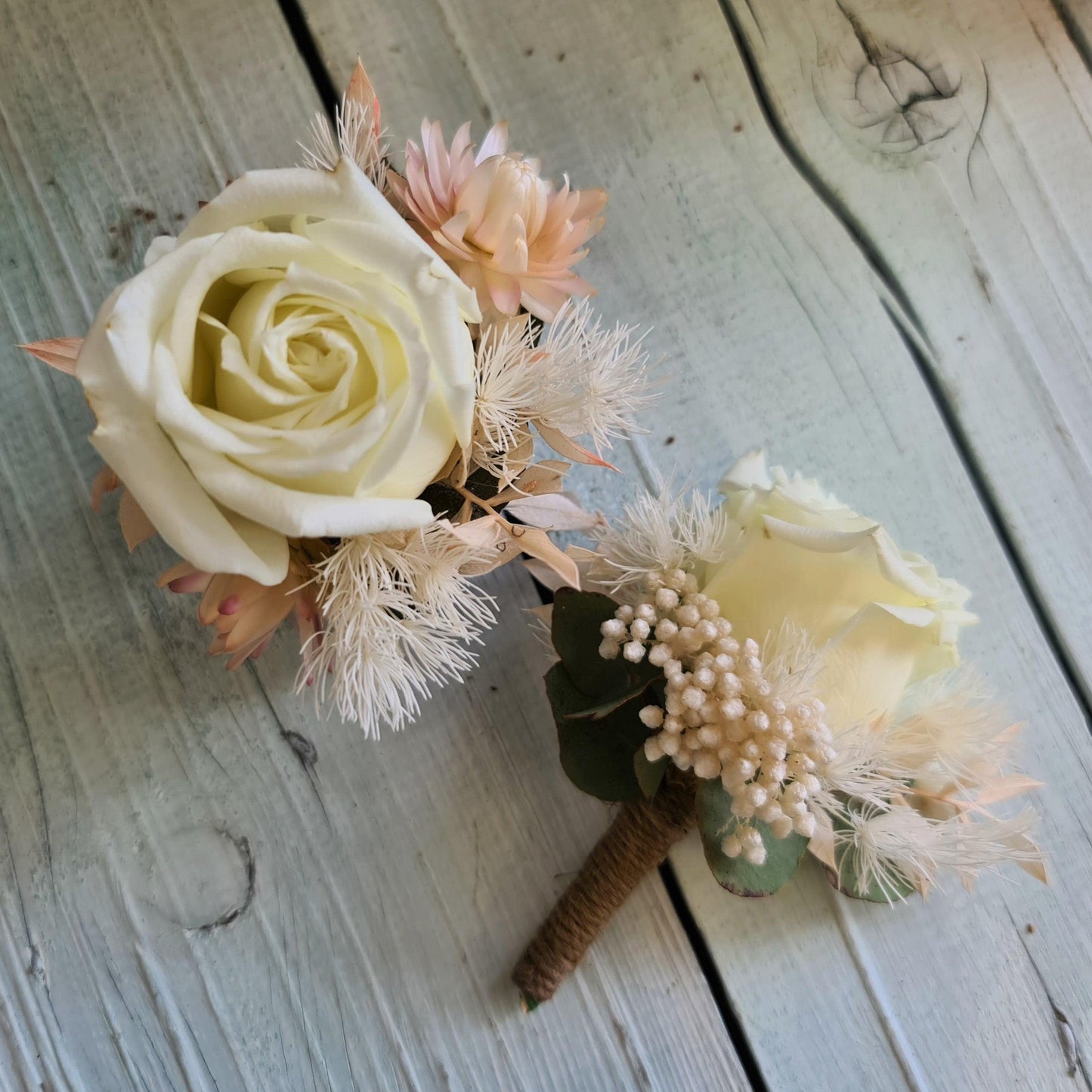 Corsage-&-Buttonhole-Single-FlowerStyle-and-Multiple-Flower-Style