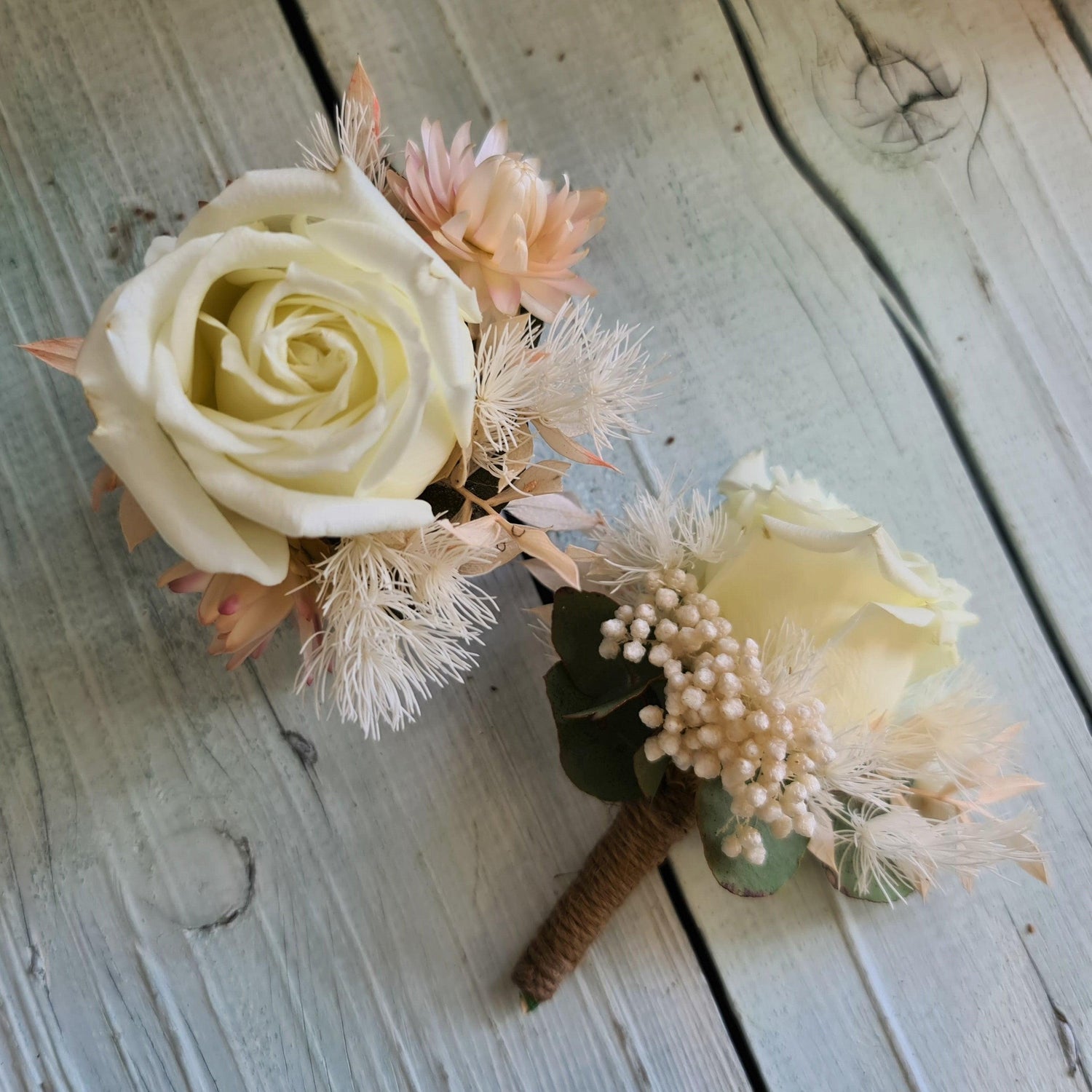 Corsage-&-Buttonhole-Single-FlowerStyle-and-Multiple-Flower-Style